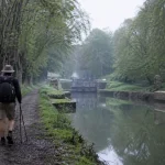 Randonnée près de Toulouse au Canal du Midi, chemin et randonneur à Castanet-Tolosan